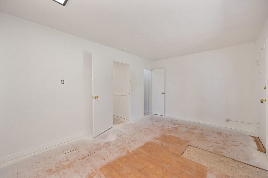 More Photos Of 1407-1409 Lincoln Way, Auburn Office For Sale