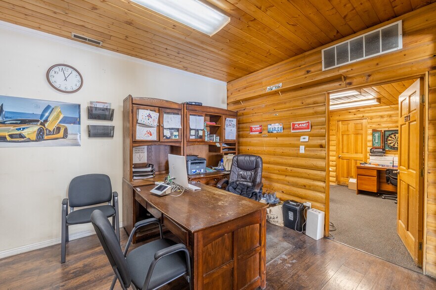 More Photos Of 165 S State St, Lindon Freestanding For Sale