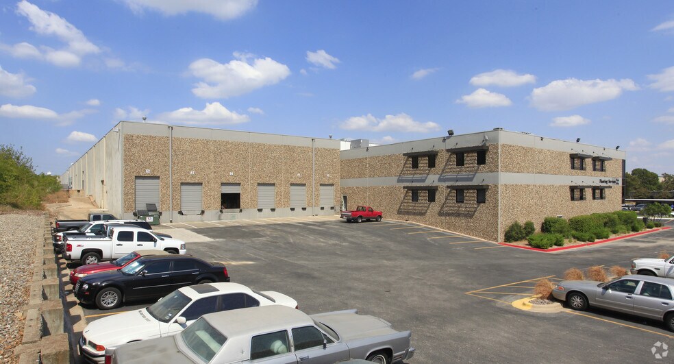 More Photos Of 10300 Metric Blvd, Austin Warehouse For Lease