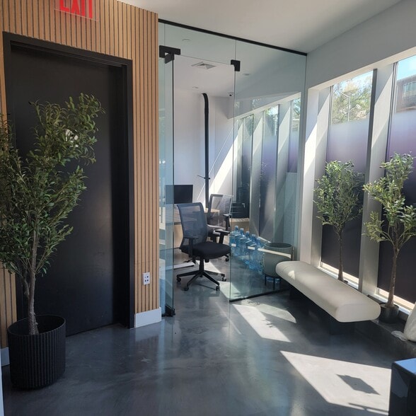 More Photos Of 678 Dahill Rd, Brooklyn Storefront Retail Residential For Lease