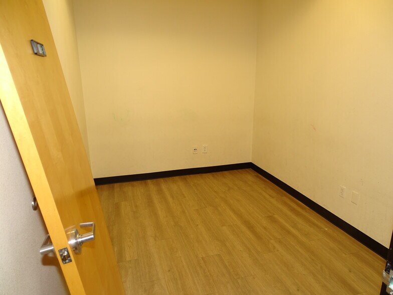 More Photos Of 750 Coronado Center Dr, Henderson Medical For Lease