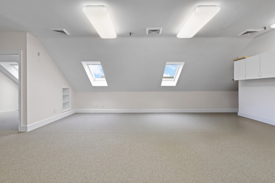 More Photos Of 111 Oronoco St, Alexandria Office For Lease