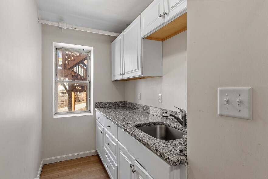 More Photos Of 13 Groton Pl, Worcester Apartments For Sale