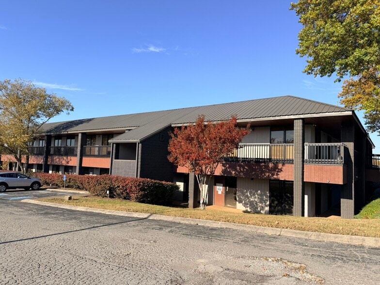 More Photos Of 442 Metroplex Dr, Nashville Office For Sale