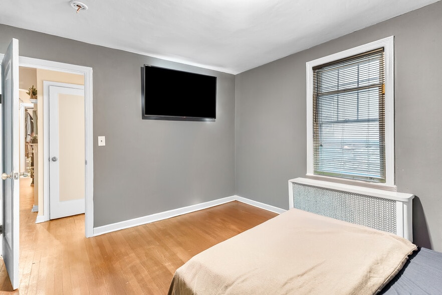 More Photos Of 478 Fabyan Pl, Newark Apartments For Sale