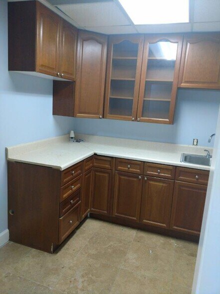 More Photos Of 2910 Cole Ct, Norcross Industrial For Sale