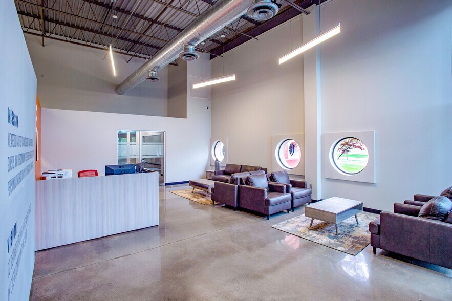 Primary Photo Of 200-298 Fernwood Ave, Edison Office For Lease