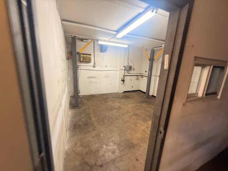 More Photos Of 230 Marion Ave, Linden Research And Development For Sale