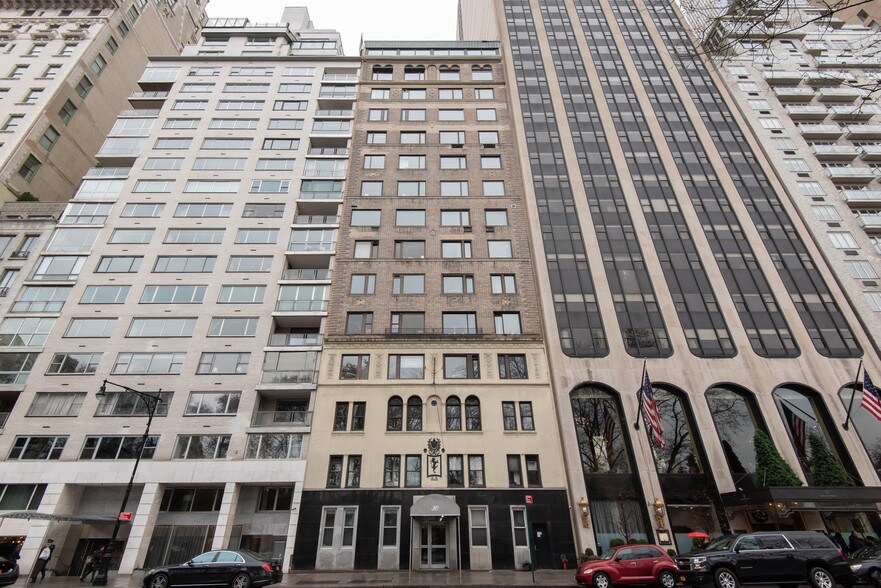 More Photos Of 30 Central Park S, New York Medical For Lease
