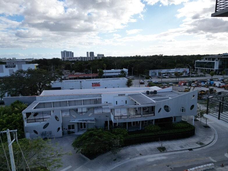 More Photos Of 18651 NE 24th Pl, Miami Storefront Retail Residential For Sale