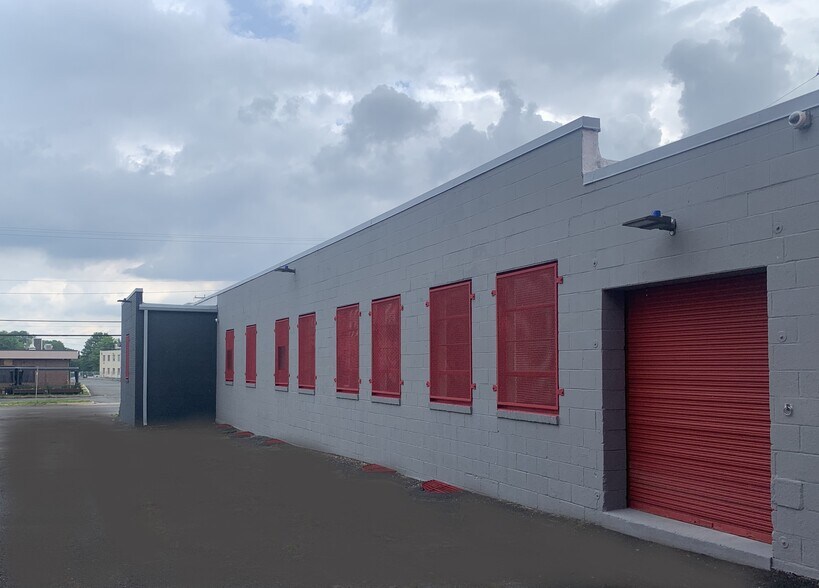 More Photos Of 5810-5814 Seminary Rd, Alexandria Freestanding For Lease