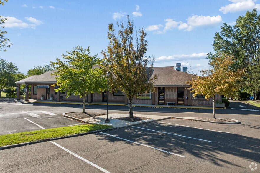More Photos Of 842 Durham Rd, Newtown Unknown For Lease