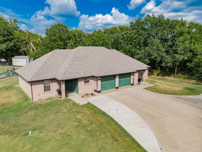 More Photos Of 26 Duplex Portfolio, Commerce Apartments For Sale