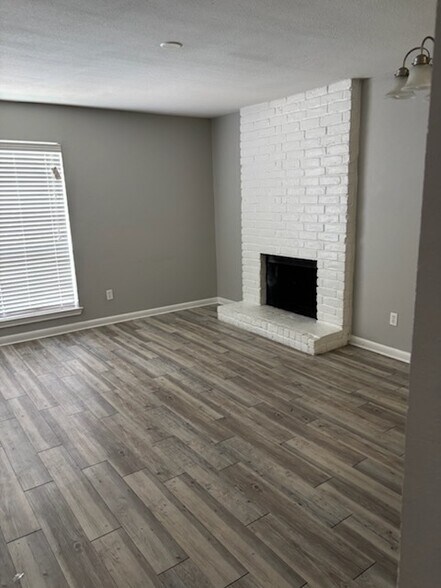 More Photos Of 311 Gladstell St, Conroe Apartments For Sale