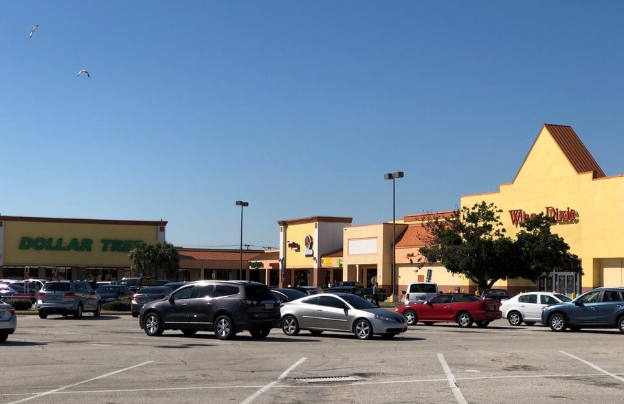 More Photos Of 959-991 E Eau Gallie Blvd, Melbourne Supermarket For Lease