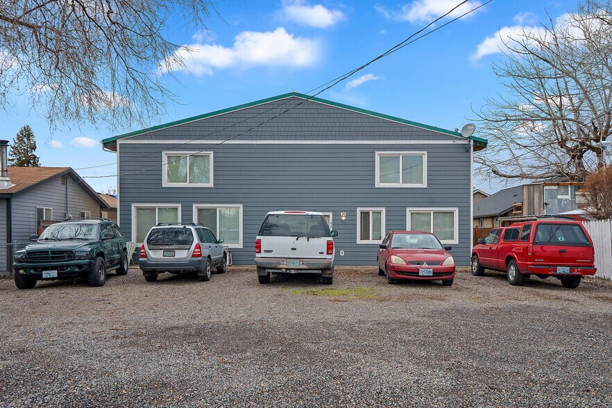 More Photos Of 1505 NW Harwood Ave, Prineville Apartments For Sale