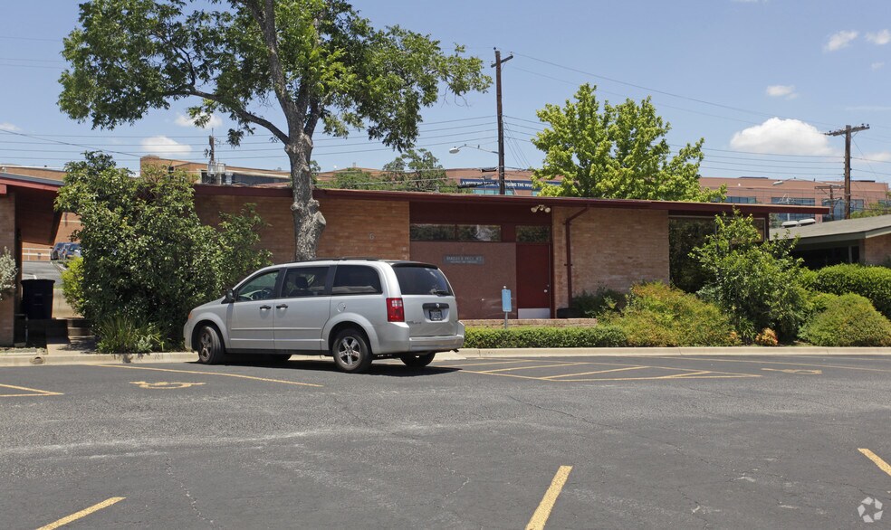 More Photos Of 2911 Medical Arts St, Austin Medical For Lease