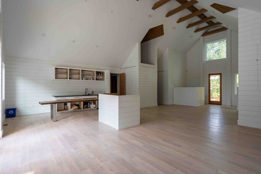 More Photos Of 1242 White Flat Rd, Mount Pleasant Office For Sale