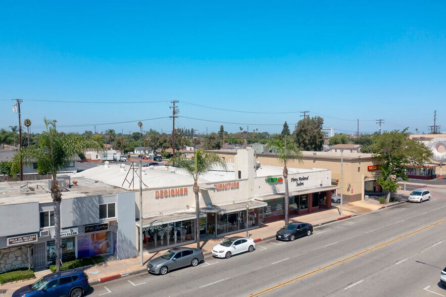 More Photos Of 17041-17047 Bellflower Blvd, Bellflower Storefront Retail Residential For Sale
