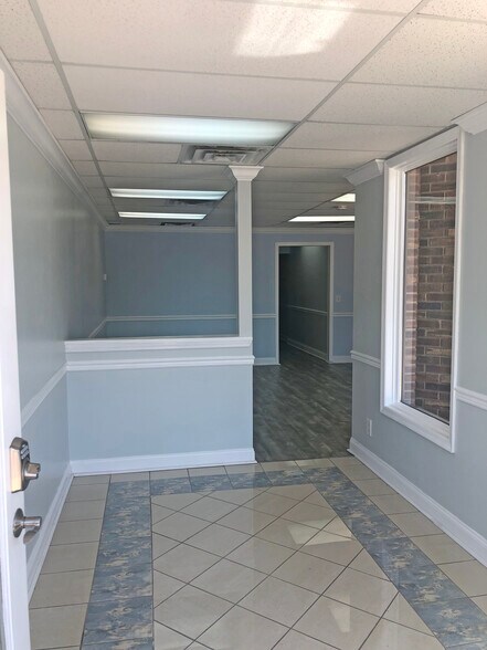 More Photos Of 435 Hollywood Ave, Fairfield Freestanding For Lease