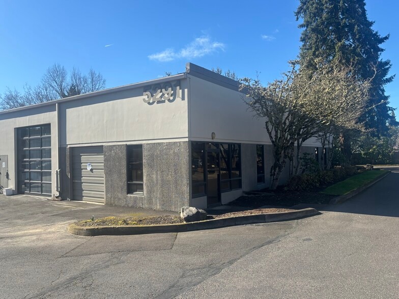 More Photos Of 5291 NE Elam Young Pky, Hillsboro Flex For Sale