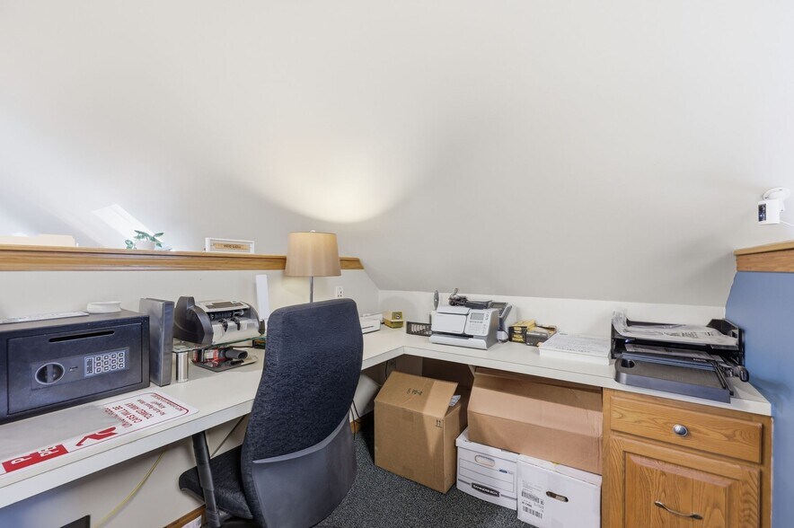 More Photos Of 200 Center St, Ludlow Medical For Sale