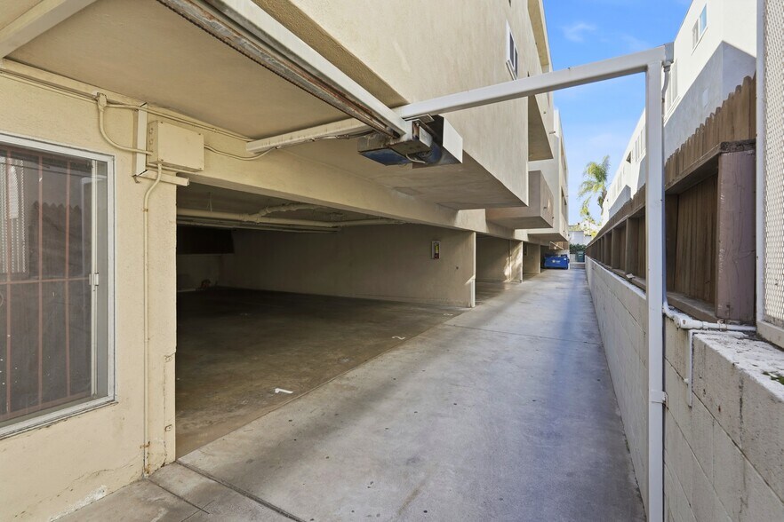 More Photos Of 425 E Tamarack Ave, Inglewood Apartments For Sale