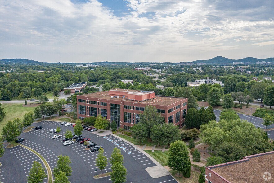 More Photos Of 341 Cool Springs Blvd, Franklin Office For Sale