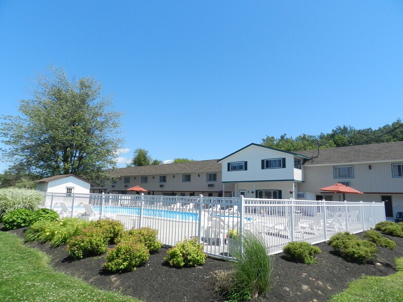 More Photos Of 37067 Nys Route 12, Clayton Hotel For Sale