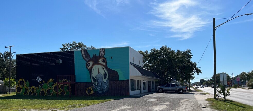 More Photos Of 4746 22nd Ave S, Saint Petersburg General Retail For Lease