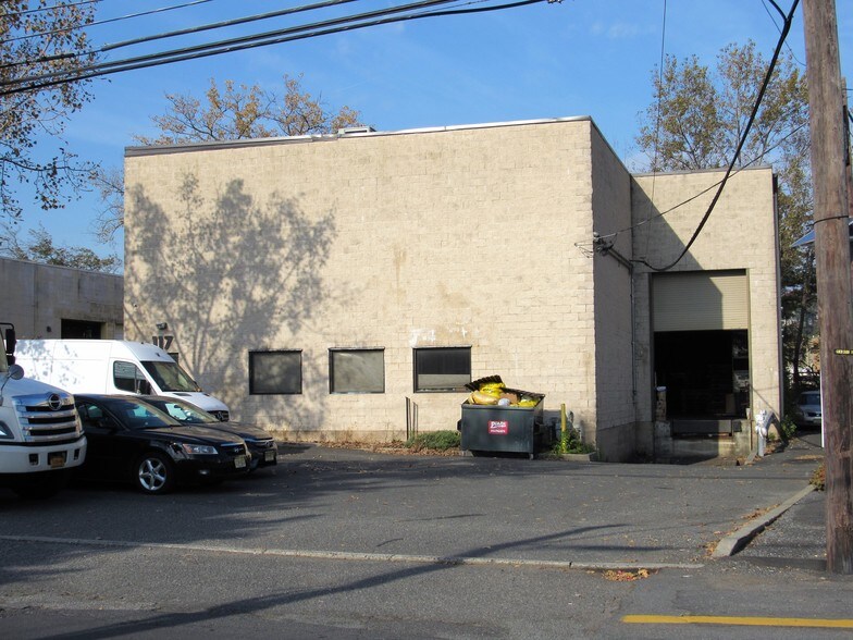 More Photos Of 117 Industrial Ave, Hasbrouck Heights Warehouse For Lease