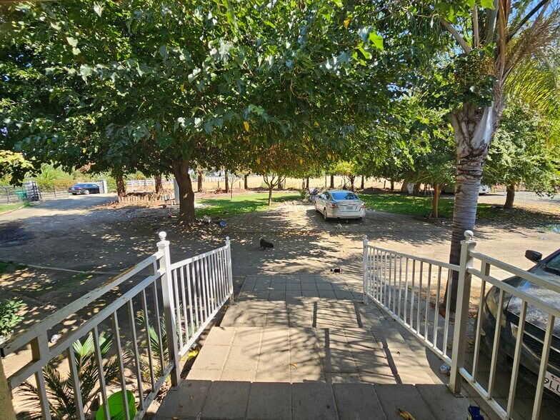 More Photos Of 14398 Avenue 88, Pixley Multifamily For Sale