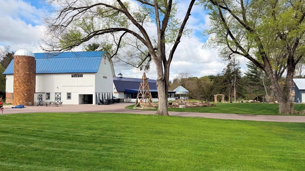 More Photos Of 3884 S Gillette Dr, Wisconsin Dells Lodge Meeting Hall For Sale