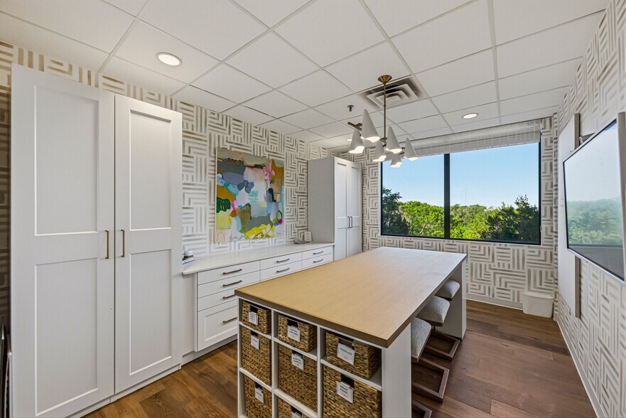 More Photos Of 7000 Bee Caves Rd, Austin Medical For Sale