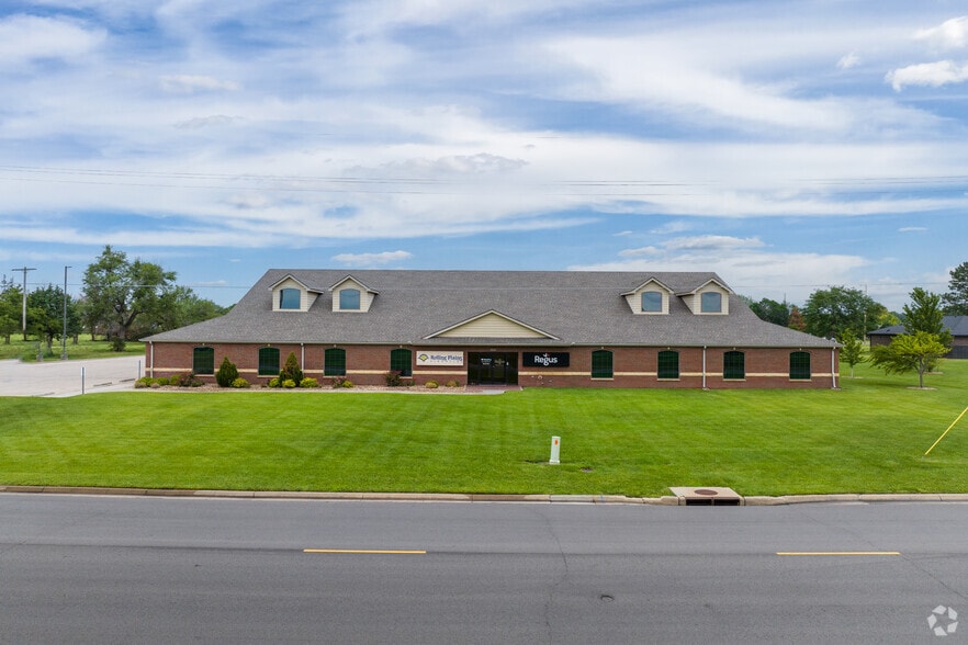 More Photos Of 1632 E 23rd Ave, Hutchinson Office For Lease