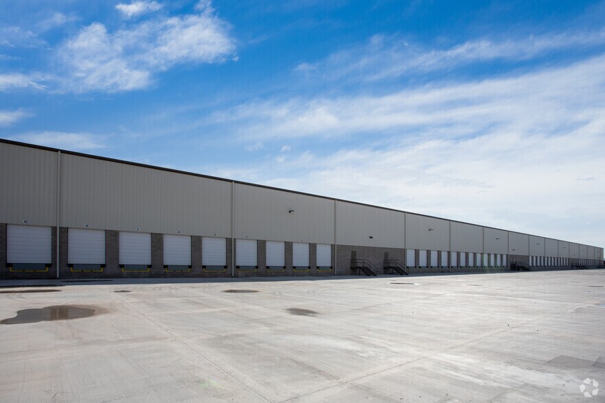 More Photos Of 7225 S Kolb Rd, Tucson Warehouse For Lease