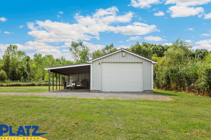 More Photos Of 3603 Larchmont NE ave, Warren Warehouse For Sale