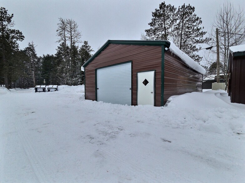 More Photos Of 4187 Highway B, Land O Lakes General Retail For Sale