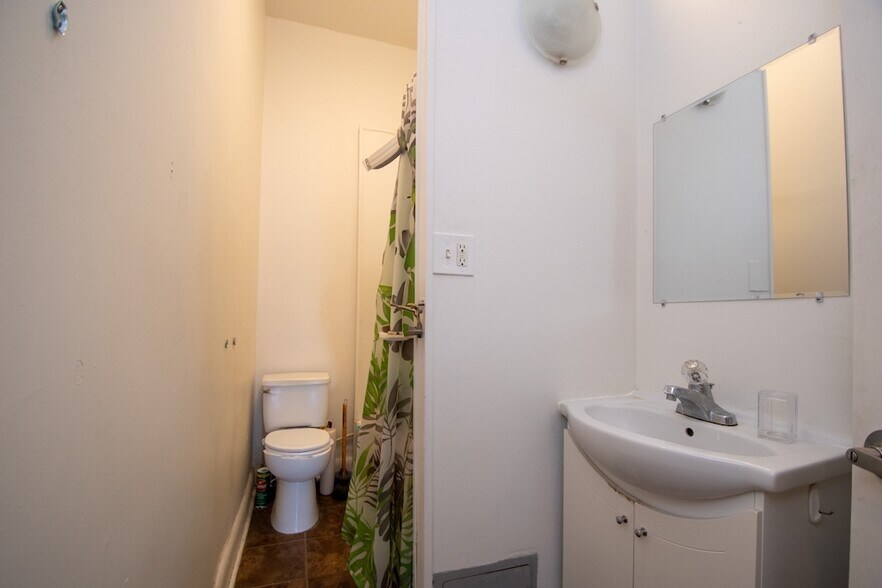 More Photos Of 197 Hunter St W, Peterborough Storefront Retail Residential For Sale