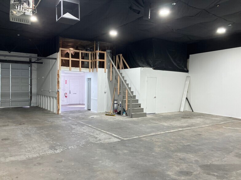 More Photos Of 5226 Commerce Dr, Salt Lake City Flex For Lease