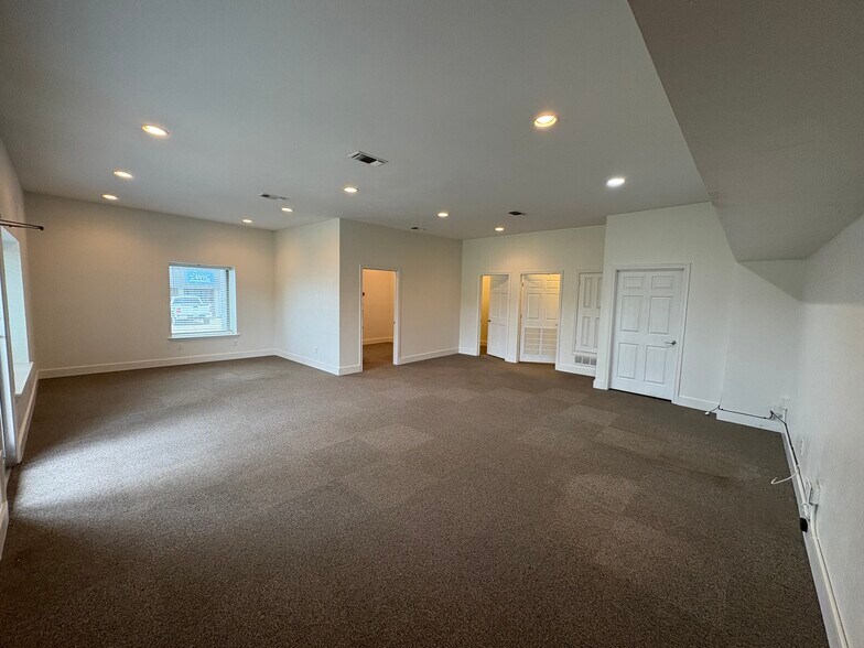 More Photos Of 1325 Shannon Rd E, Sulphur Springs Medical For Lease