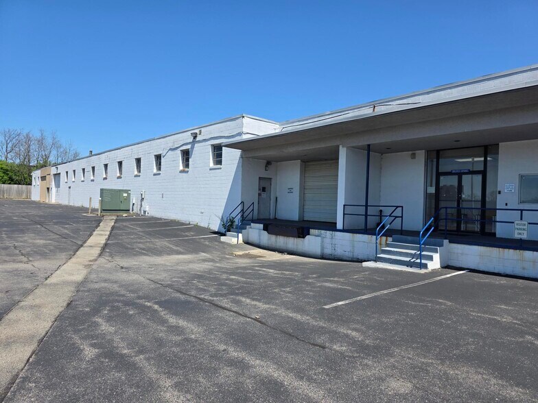 More Photos Of 750 Trumbull Dr, Pittsburgh Warehouse For Lease
