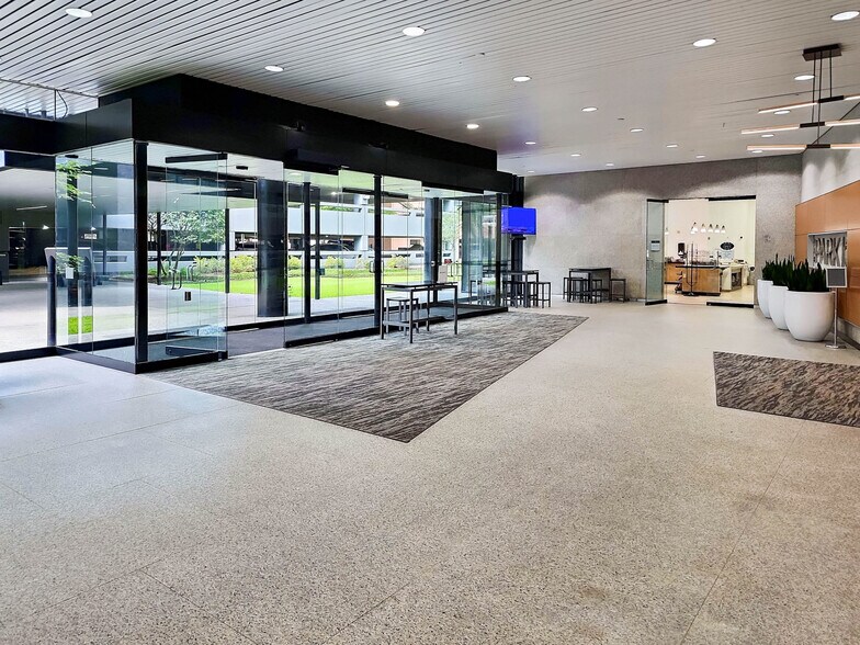 More Photos Of 16225 Park Ten Pl, Houston Coworking Space