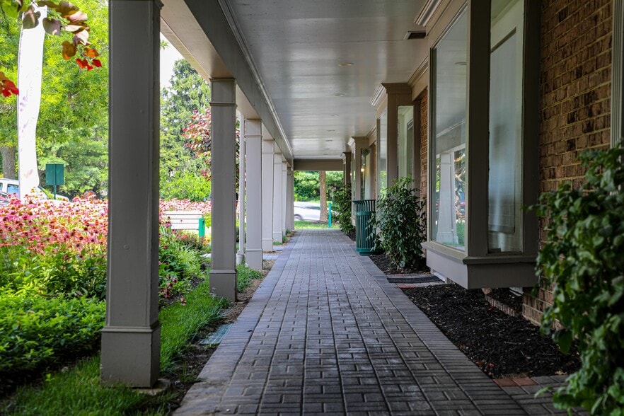 More Photos Of 9199 Reisterstown Rd, Owings Mills Office For Lease