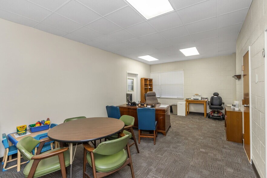 More Photos Of 411 Turner St, Clearwater Religious Facility For Lease