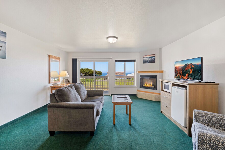 More Photos Of 1865 Beach Loop Dr, Bandon Hotel For Sale