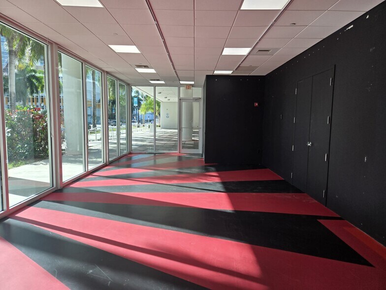 More Photos Of 2200 Biscayne Blvd, Miami Loft Creative Space For Lease