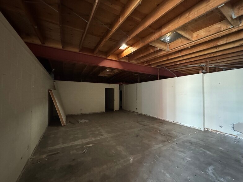 More Photos Of 1411-1415 N Norma St, Ridgecrest Office For Sale