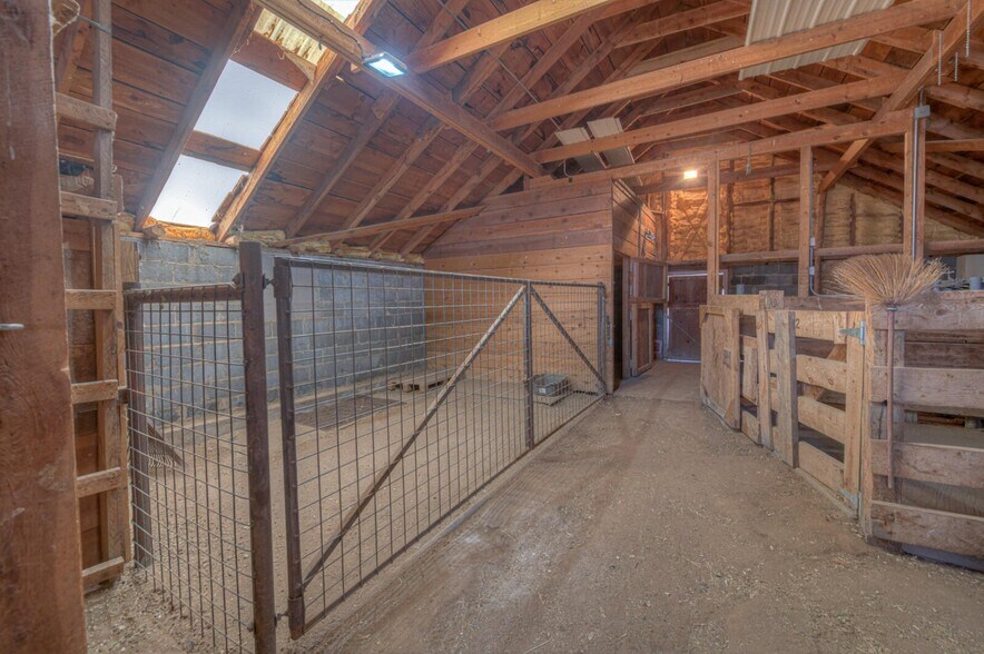 More Photos Of 22540 Us Highway 160, Walsenburg Veterinarian Kennel For Sale