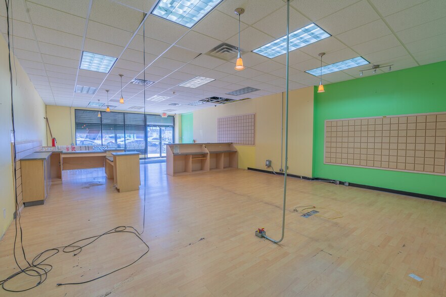 More Photos Of 1717 S Broad St, Philadelphia Storefront For Lease